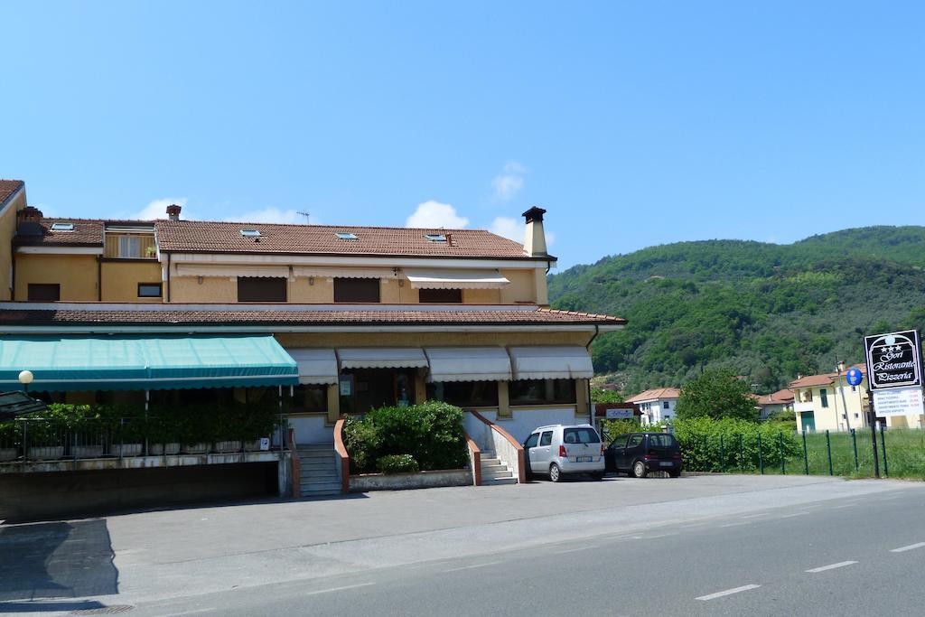Albergo Ristorante Gori Ameglia Exterior foto